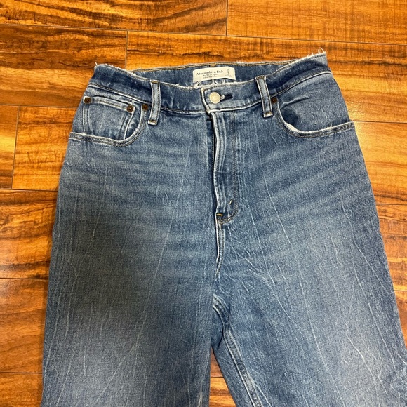 Abercrombie 90s Straight Ultra High Rise Curve Love 6S - Picture 3 of 9